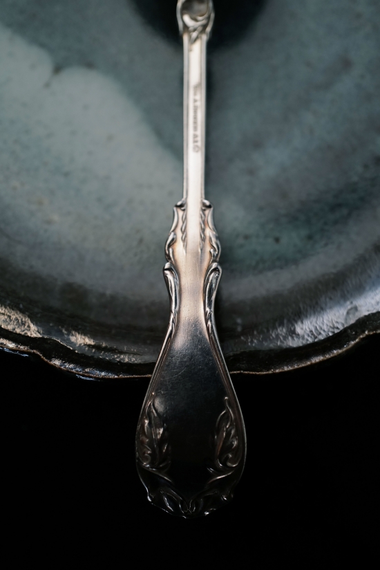 23j004 the HANDLEt Hardware Stocks